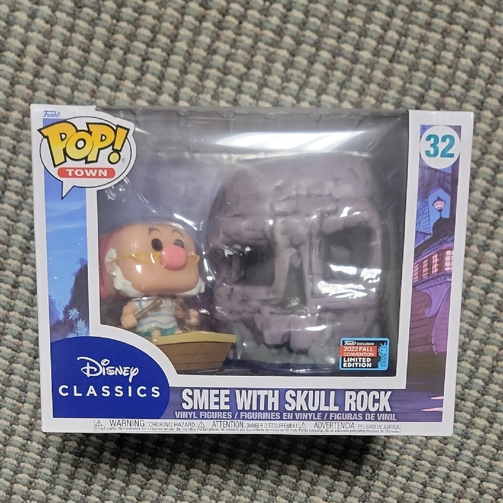 Disney Classics Smee with Skull Rock Vinyl Figures